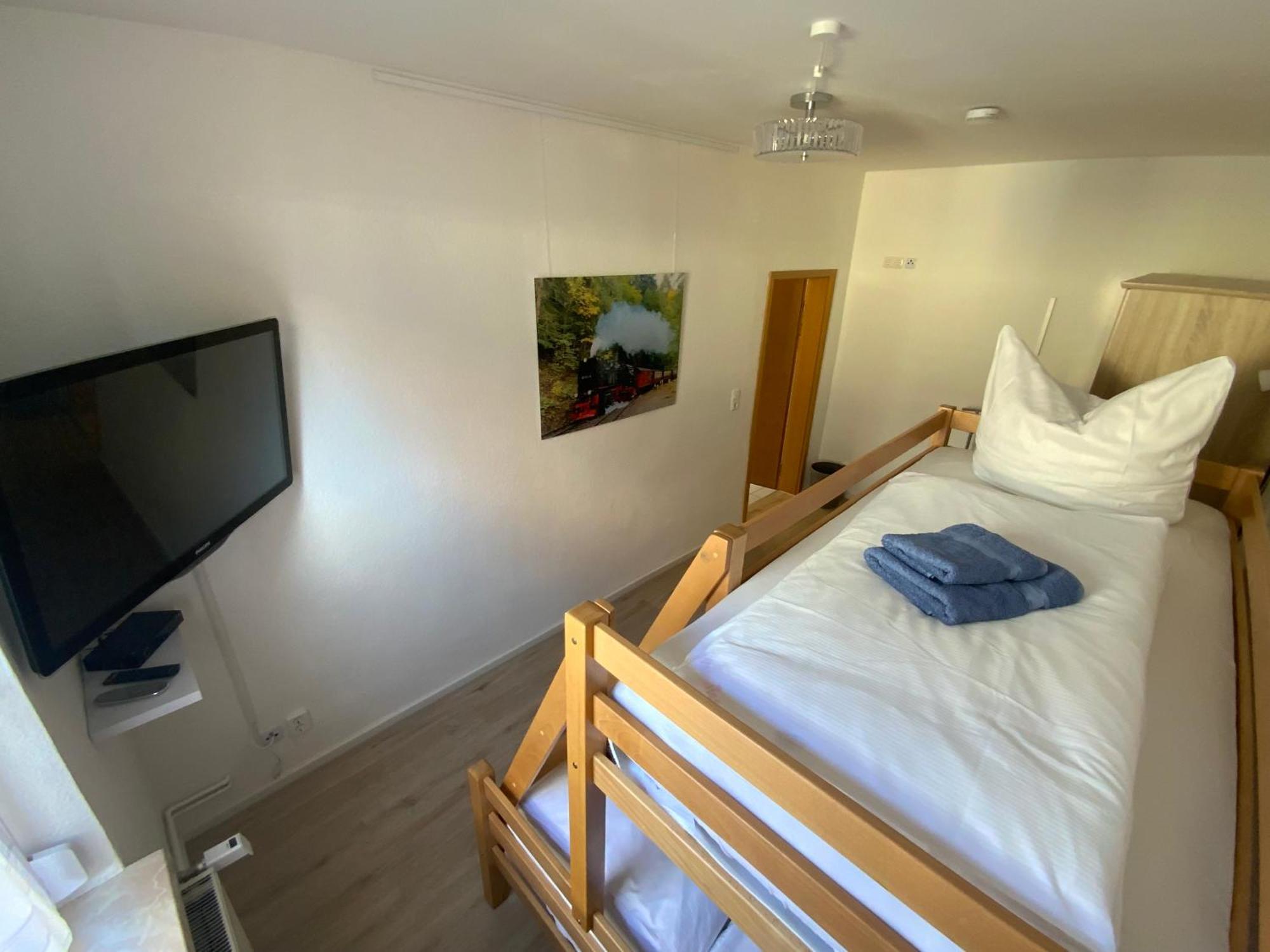 Ferienwohnung Am Anger ヴェルニゲローデ エクステリア 写真